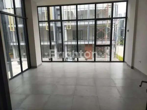 image RUKO TABESPOT VANYA PARK 3 LANTAI SANGAT BAGUS DI KAWASAN YANG STRATEGIS DAN TERUS BERKEMBANG DI BSD TANGERANG BANTEN (5)