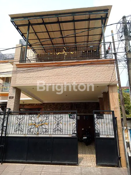 image RUMAH MEWAH 3 LANTAI STRATEGIS DI TANJUNG PRIOK, 7KT 5KM (1)