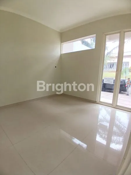 image RUMAH COCOK UNTUK VILLA 3 LANTAI DENGAN ROOFTOP POSISI HOOK DI CLUSTER MEWAH DEKAT TOK DI CEMORO KANDANG KOTA MALANG (3)