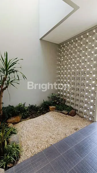 image RUMAH MODERN DI TENGAH KOTA MALANG (2)