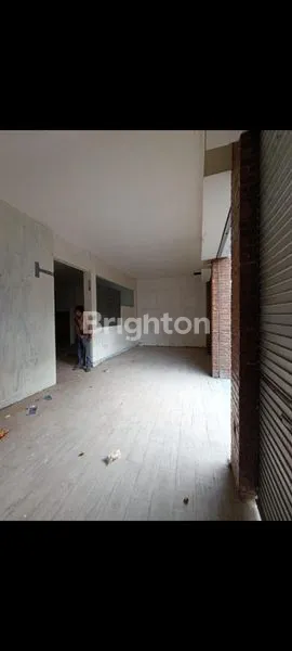 image TOKO STRATEGIS HOOK DI JALAN POPIES KUTA, DEKAT PANTAI (4)