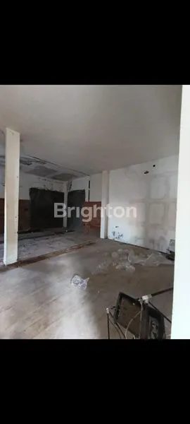 image TOKO STRATEGIS HOOK DI JALAN POPIES KUTA, DEKAT PANTAI (5)