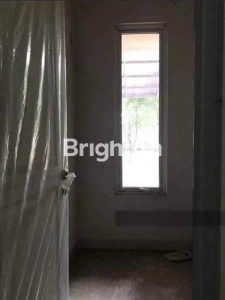 image RUMAH 2 LANTAI DI MALIBU VILLAGE - GADING SERPONG (5)