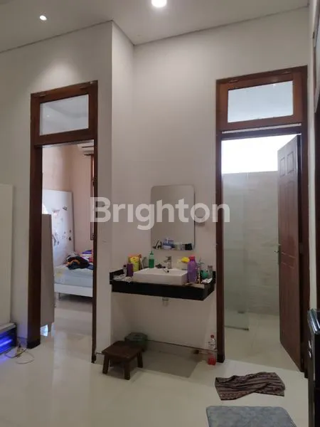 image RUMAH LUAS 185M2 NGINDEN 2 LANTAI ROW JALAN LEBAR  (7)