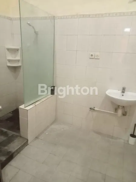 image RUMAH DI SEWAKAN  DI KUTA BALI (3)