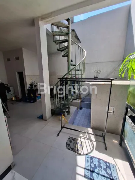 image RUMAH BARU HUNI DI SURABAYA (3)