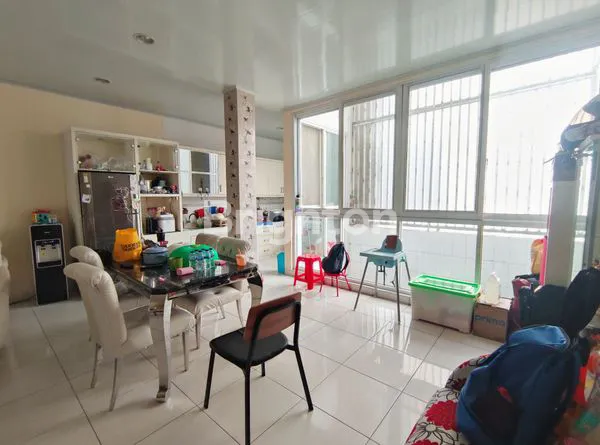 image RUMAH DUTA SQUARE DALAM KOMPLEK NYAMAN WIJAYA KUSUMA GROGOL JAKARTA BARAT (2)