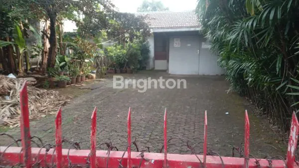 image JUAL RUMAH DG HALAMAN LUAS DI SRENGSENG JAKBAR (1)