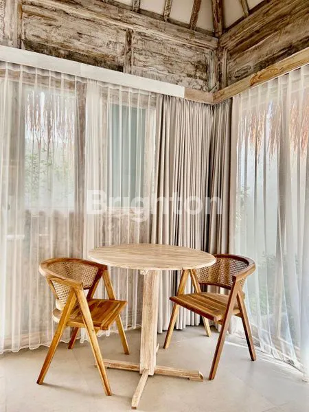 image VILLA KAYU TROPIS FULLY FURNISHED DI PERERENAN DENGAN KOLAM RENANG (7)