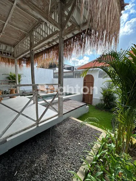 image VILLA KAYU TROPIS FULLY FURNISHED DI PERERENAN DENGAN KOLAM RENANG (6)