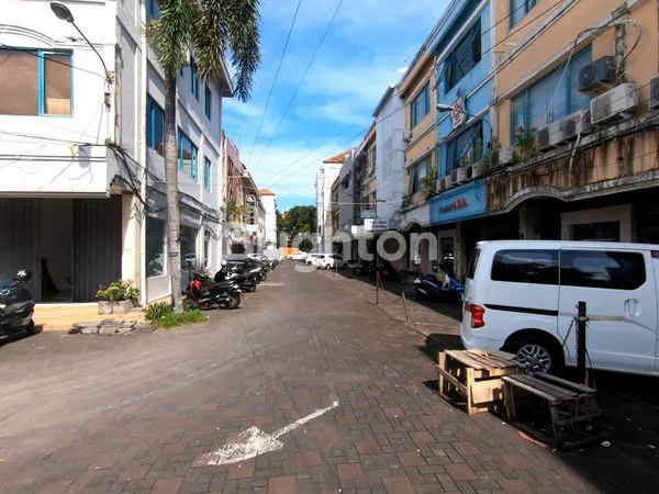 image RUKO 3 LANTAI DI PERTOKOAN GRAHA MAHKOTA TEUKU UMAR DENPASAR (2)
