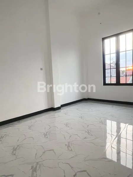 image RUMAH BARU 100% DI BABATAN PANTAI TIMUR, 2 LANTAI, 5 KAMAR (4)