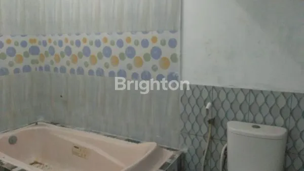 image RUMAH 2 LANTAI MEWAH ONE GATE SYSTEM DI RINGROAD MADIUN (7)