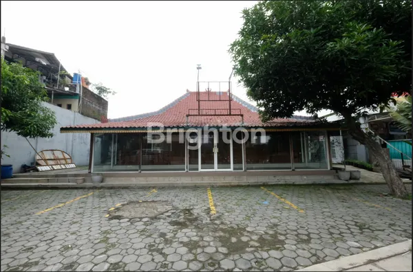 image SOLO LAWEYAN, RUANG USAHA / RUMAH LIMASAN. KONDISI ISTIMEWA, SIAP PAKAI. LOKASI STRATEGIS. LUAS 513M. SHM (1)