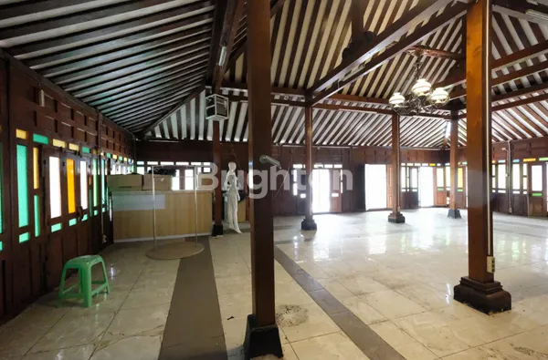 image SOLO LAWEYAN, RUANG USAHA / RUMAH LIMASAN. KONDISI ISTIMEWA, SIAP PAKAI. LOKASI STRATEGIS. LUAS 513M. SHM (7)