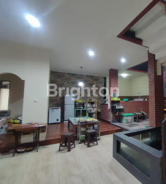 image RUMAH MEWAH 3 LANTAI 6KT 7KM DI CIPTA PESONA BANDUNG (4)