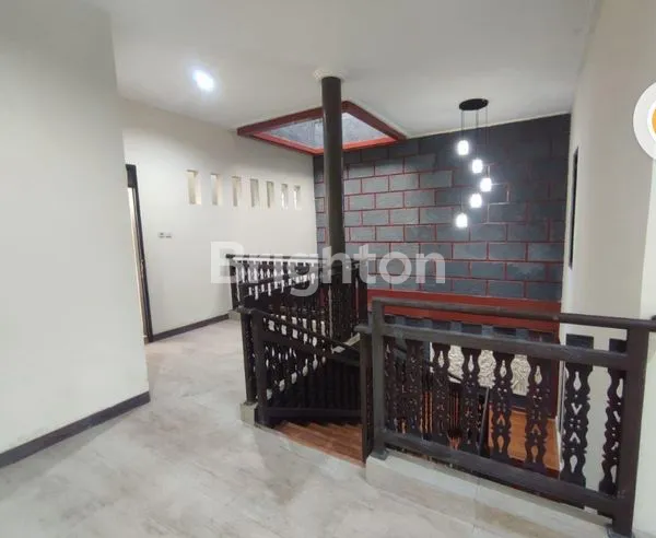 image RUMAH MEWAH 3 LANTAI 6KT 7KM DI CIPTA PESONA BANDUNG (6)