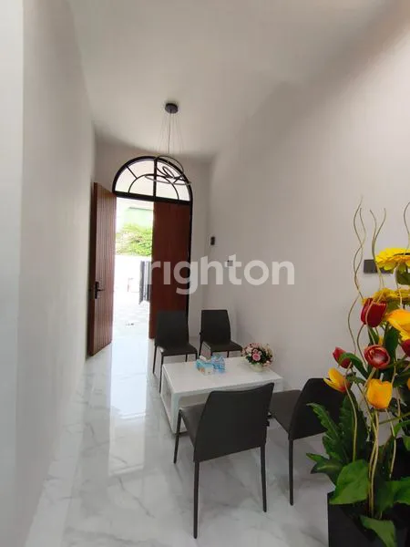 image RUMAH BARU 2 LANTAI SEMI FURNISH SIAP HUNI DI MERUYA (3)