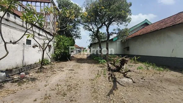 image GUDANG STRATEGIS 2200M² LETTER L AKSES TRONTON KEDIRI (2)