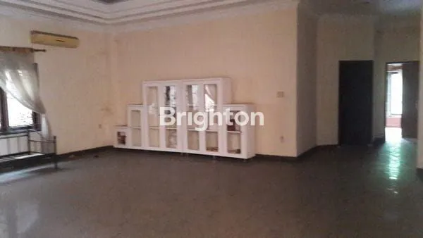 image VILLA KOMPLEK MALIBU INDAH JALAN NUSA HIJAU (4)