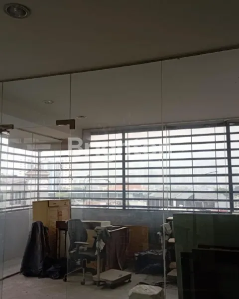 image RUKO KOMERSIAL 3 LANTAI DI TANAH ABANG: DAPATKAN AKSES KE PUSAT KOTA!  (5)