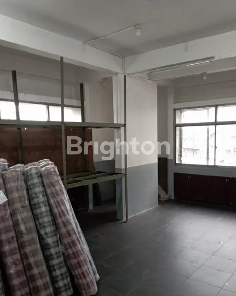 image RUKO KOMERSIAL 3 LANTAI DI TANAH ABANG: DAPATKAN AKSES KE PUSAT KOTA!  (6)