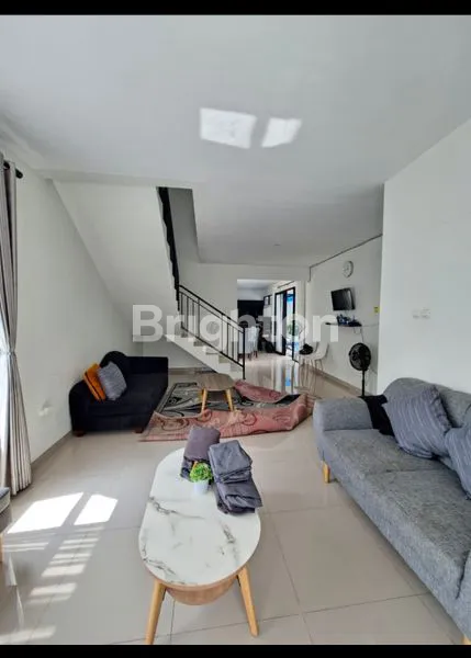 image RUMAH PREMIUM 280M² DENGAN KOLAM RENANG DI SETIABUDI BANDUNG (2)