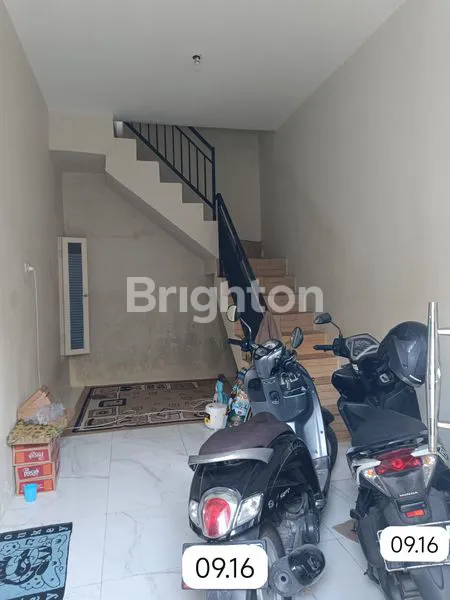 image TOWNHOUSE RUMAH 2 LANTAI SIAP HUNI DI JEDONG TAMBAKSARI SURABAYA (2)