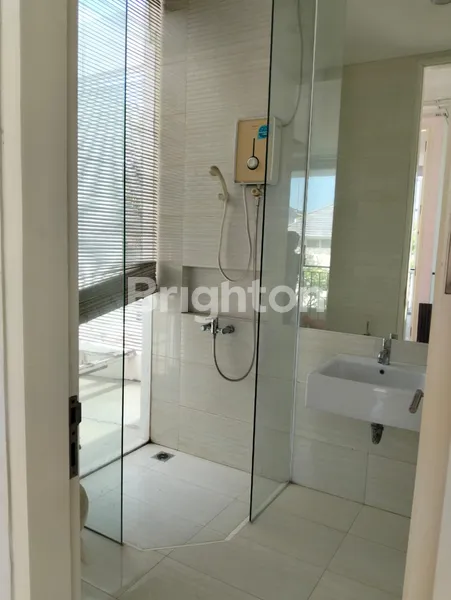 image RUMAH LAGUNA MEWAH DEPAN JALAN BESAR FULL FURNISHED SIAP HUNI (6)