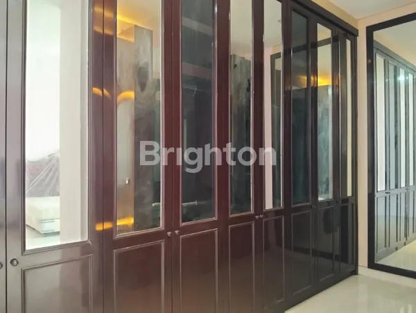 image RUMAH LAGUNA MEWAH DEPAN JALAN BESAR FULL FURNISHED SIAP HUNI (7)