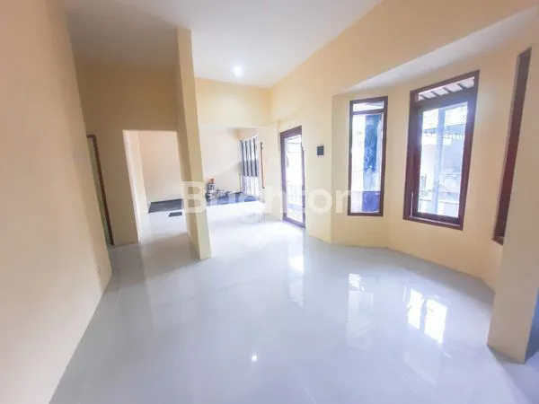 image JUAL CEPAT (BU) RUMAH 2 LANTAI SIAP HUNI PERUMAHAN TAMAN SHAFIRA ASRI (7)