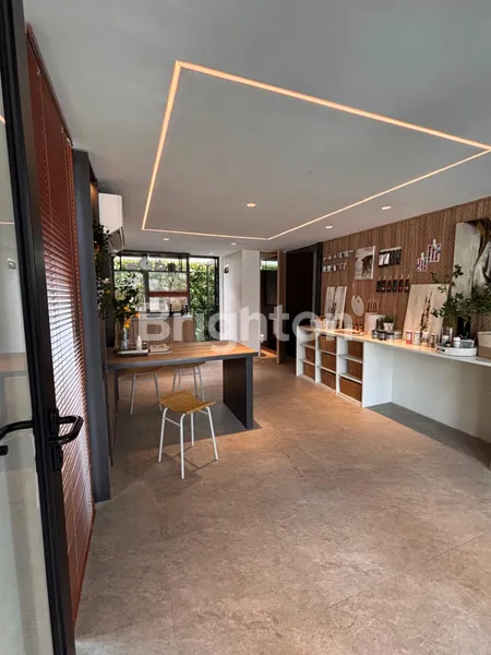 image RUMAH ASRI MULTI FUNGSI 3 LANTAI DI PARK SERPONG HILLSIDE TANGERANG (1)