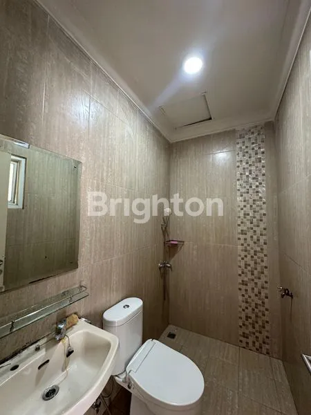 image DIJUAL RUMAH HOOK KOTA WISATA (8)