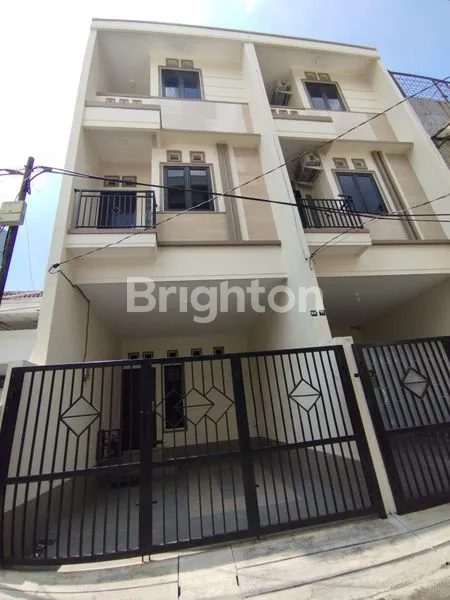 image RUMAH BARU 3 LANTAI STRATEGIS DI TANJUNG DUREN, HARGA TURUN! (1)