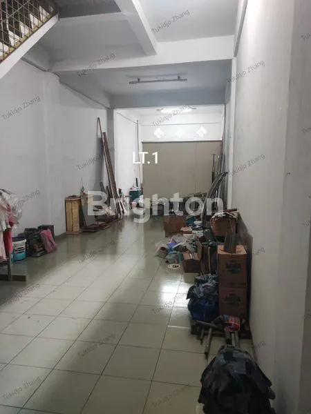 image RUKO 3 LANTAI STRATEGIS DEKAT PASAR BERUANG MEDAN SHM (3)