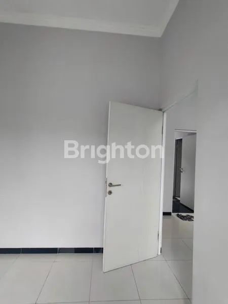 image RUMAH MINIMALIS EKSKLUSIF DI LADIVA GREEN HILLS MENGANTI (6)