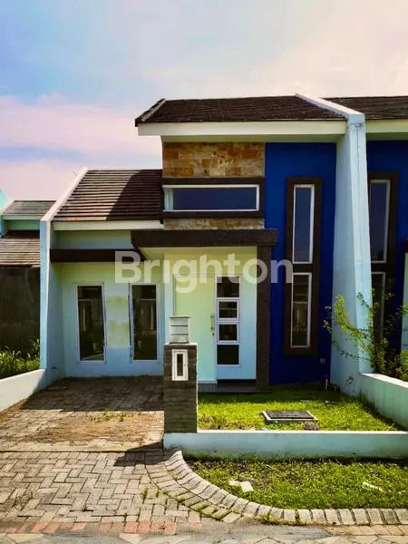image RUMAH MINIMALIS EKSKLUSIF DI LADIVA GREEN HILLS MENGANTI (1)