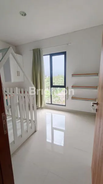 image RUMAH MEWAH 2 LANTAI FULL FURNISH DI ELITE SYAILENDRA KARANGANYAR (5)