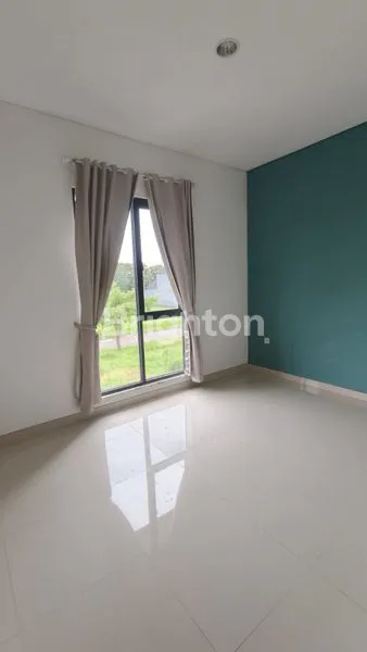 image RUMAH MEWAH 2 LANTAI FULL FURNISH DI ELITE SYAILENDRA KARANGANYAR (6)