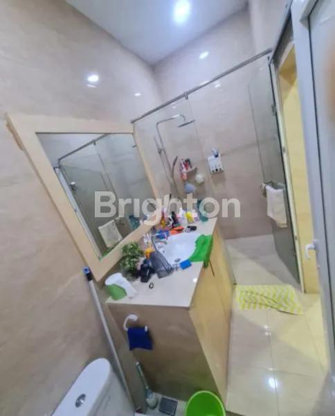 image RUMAH MEWAH 3 LANTAI DI DIAMOND EXECUTIVE RESIDENCE CEMARA ASRI (5)