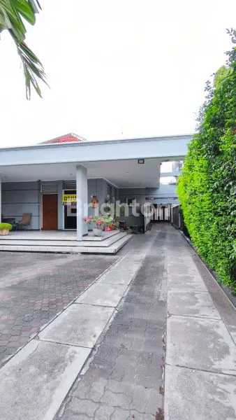 image RUMAH MEWAH 685M² DI JALAN KAPUAS RAYA DARMO STRATEGIS (2)