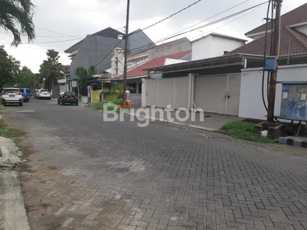 image RUMAH MEWAH MANYAR TOMPOTIKA SURABAYA – LT 251 M², HADAP BARAT, LOKASI STRATEGIS DEKAT GALAXY MALL! (2)