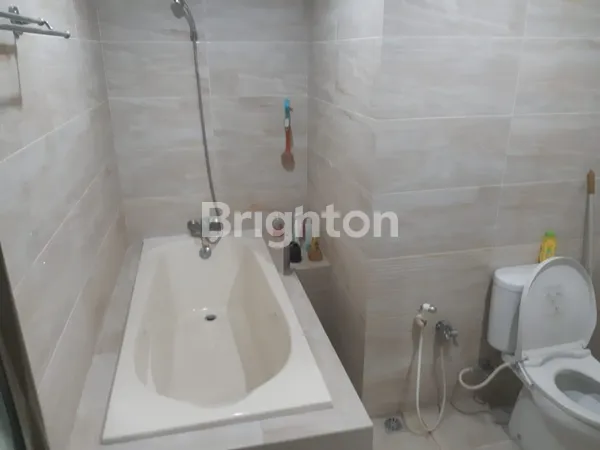 image RUMAH MEWAH MANYAR TOMPOTIKA SURABAYA – LT 251 M², HADAP BARAT, LOKASI STRATEGIS DEKAT GALAXY MALL! (5)