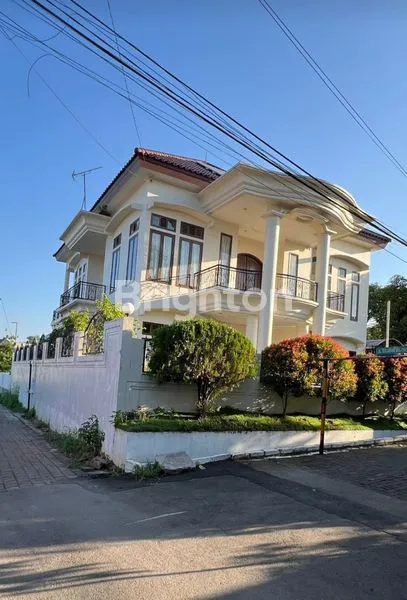 RUMAH MEWAH SEMI FURNISHED BULUSAN SELATAN UNDIP TEMBALANG, KOTA SEMARANG