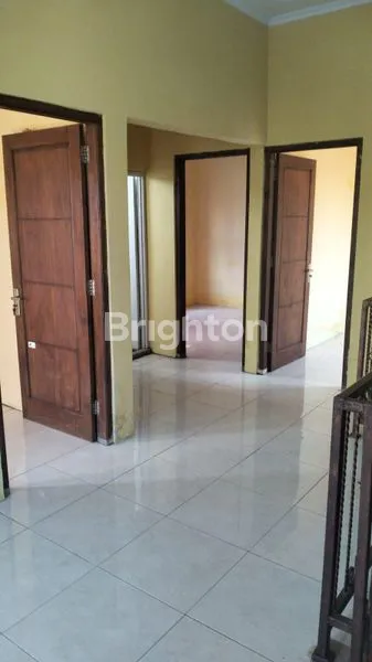 image DISEWAKAN RUMAH 2 LANTAI (2)