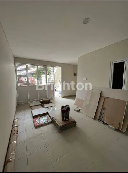 image RUMAH BARU 3 LANTAI DI TOMANG, JAKARTA BARAT. (4)