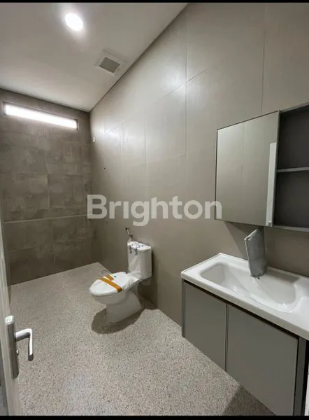 image RUMAH BARU 3 LANTAI DI TOMANG, JAKARTA BARAT. (2)