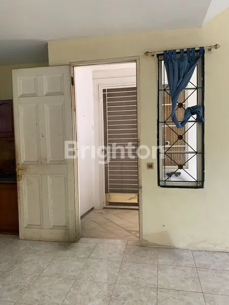 image RUMAH TOWN HOUSE TAMAN ELOK LIPPO KARAWACI (2)