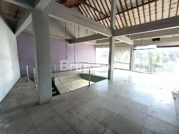 image SEWA RUKO EKSKLUSIF 2 LANTAI DI PUSAT BISNIS SEMINYAK (3)