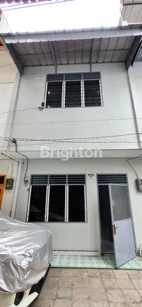image DIJUAL RUMAH DI JALAN GABUS   2 1/2 TINGKAT SIAP HUNI & TERAWAT  (1)